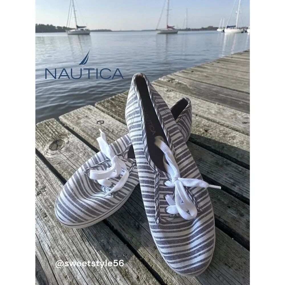 NAUTICA Black And White Striped Sneaker lace up chambray canvas shoe size 8.5